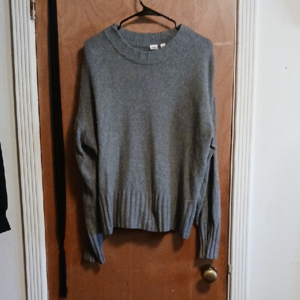 Gap Sweater